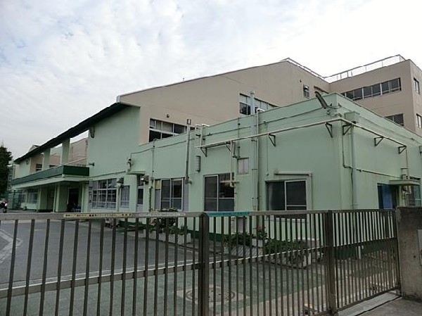 横浜市立磯子小学校(横浜市立磯子小学校まで550m)