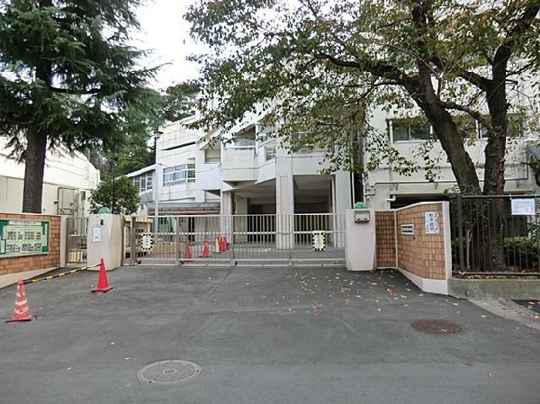 横浜市立初音が丘小学校(横浜市立初音が丘小学校まで950m)