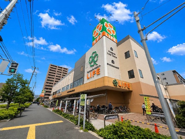 ライフ川崎大島店(スーパーマーケット ライフは、「おいしい」「ワクワク」「ハッピー」をお届けします。川崎大島店の営業時間は9：00～0：00。)