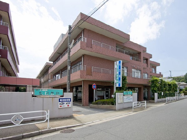 竹丘病院(竹丘病院は療養型病院であり、短期及び長期療養を必要とされる患者さまを幅広く受け入れています。外来においては1人1人の患者さまにゆっくり時間をかけて和やかに診療しています。)