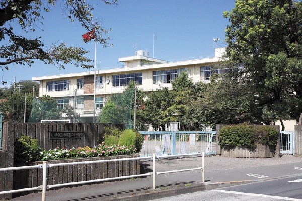 小平市立小平第二小学校(平成20年に開校80周年創立136年を迎えました大変歴史のある小学校です。)
