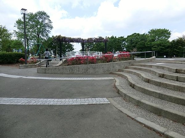 川上公園(川上公園まで700m)