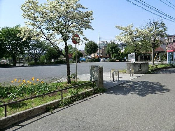 片倉北公園(片倉北公園まで60m)