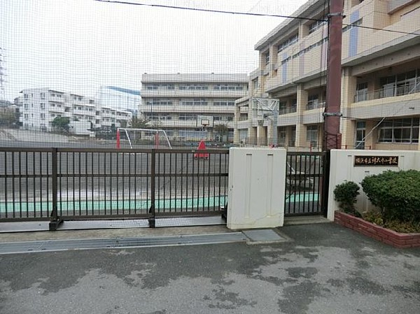 横浜市立神大寺小学校(横浜市立神大寺小学校まで550m)