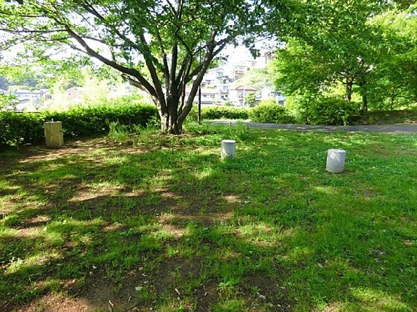 南太田四丁目公園(南太田四丁目公園まで240m)