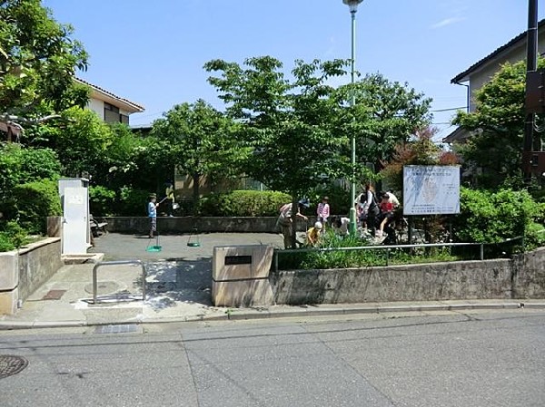 栗木町公園(栗木町公園まで400m)