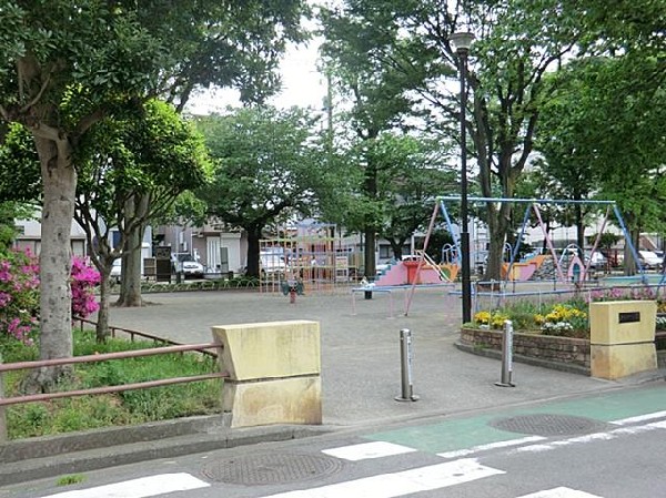 久保町公園(久保町公園まで600m)