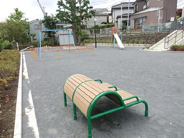 藤棚町二丁目公園(藤棚町二丁目公園まで400m)