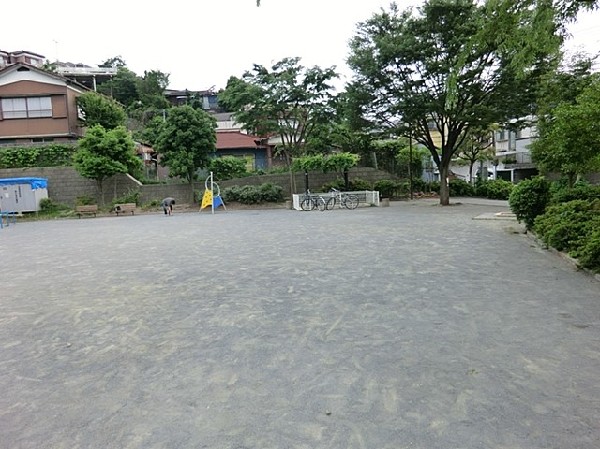 中里二丁目公園(中里二丁目公園まで220ｍ)