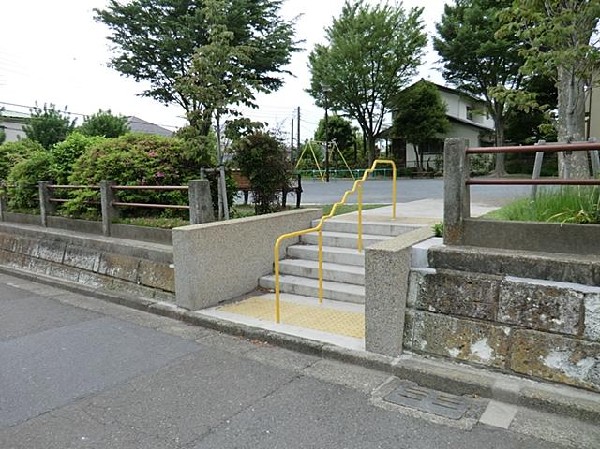 西柴第三公園(西柴第三公園まで200m)