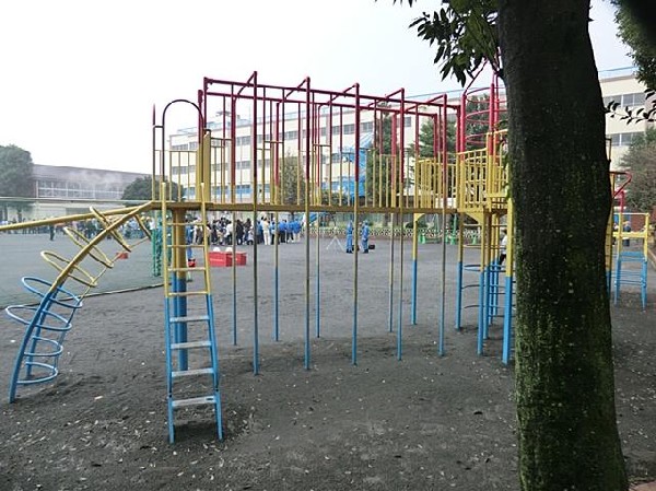横浜市立大口台小学校(横浜市立大口台小学校まで800m)