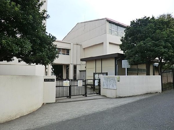 横浜市立坂本小学校(横浜市立坂本小学校まで600m)