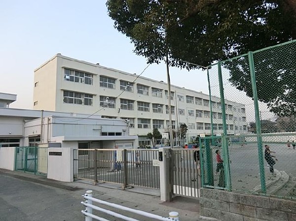 横浜市立上星川小学校(横浜市立上星川小学校まで730m)