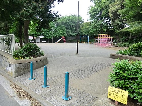 諏訪坂公園(諏訪坂公園まで650m)