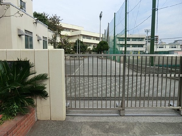 横浜市立鶴見中学校(横浜市立鶴見中学校まで1400ｍ)