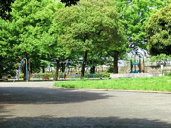六ツ川三丁目公園(六ツ川三丁目公園まで700m)