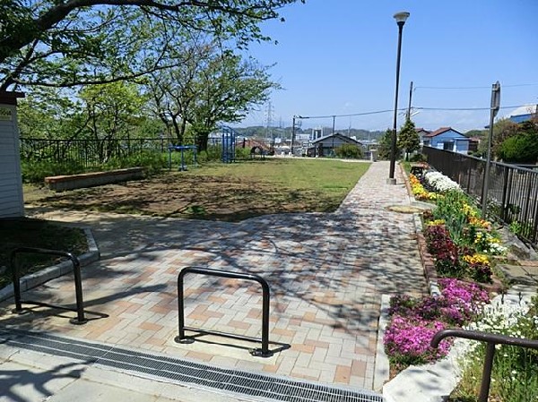 飯島町第一公園(飯島町第一公園まで700m 公園近くでお子様も安心して遊べます♪)