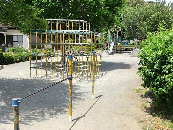 伊賀山公園(伊賀山公園まで350m 公園近くでお子様も安心して遊べます♪)