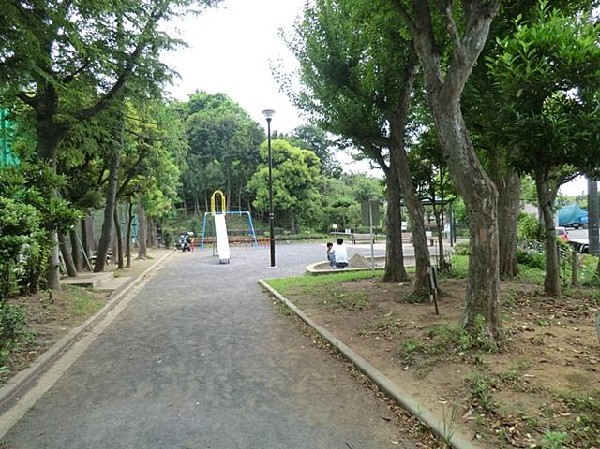 竹山一丁目西公園(竹山一丁目西公園まで60m)