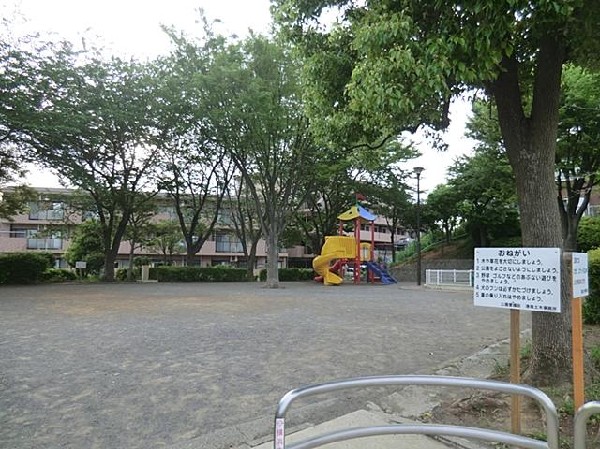 港南一丁目公園(港南一丁目公園まで300m 公園近くでお子様も安心して遊べます♪)
