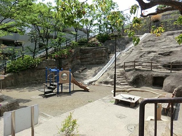 富岡西七丁目公園(富岡西七丁目公園まで270m 公園近くでお子様も安心して遊べます♪)