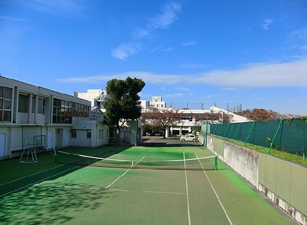 横浜市立高田中学校(横浜市立高田中学校まで830m 中学校近くで通学安心です♪)