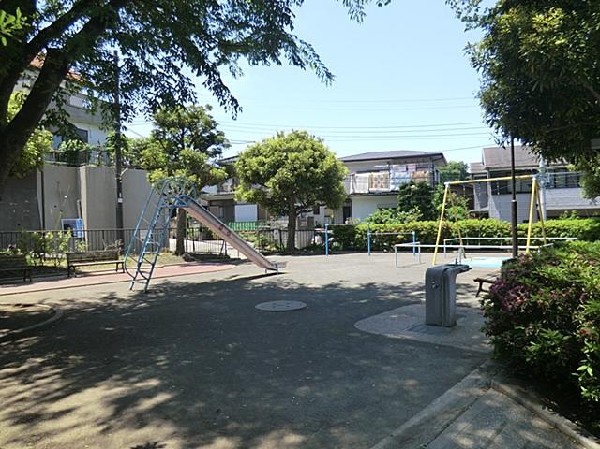 笹下菱田公園(笹下菱田公園まで300m)
