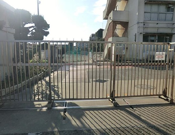 横浜市立大正中学校(横浜市立大正中学校まで260m)