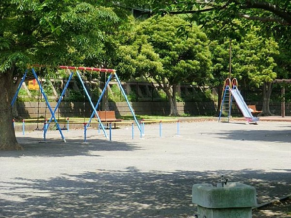 六浦第四公園(六浦第四公園まで170m)