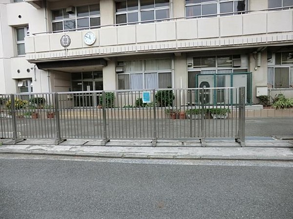 横浜市立西中学校(横浜市立西中学校まで500m)