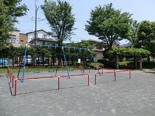 須郷谷公園(須郷谷公園まで550m)