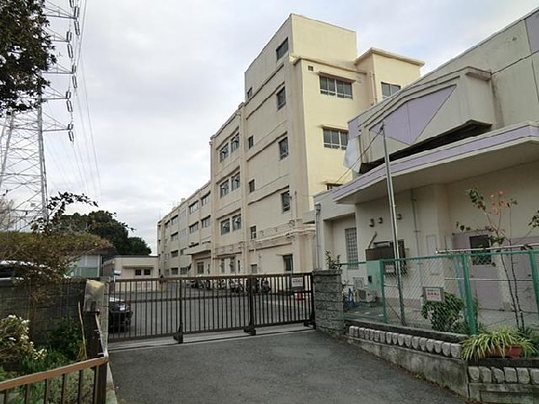 横浜市立日野南小学校(横浜市立日野南小学校まで550m)
