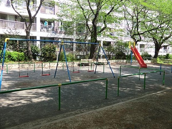 篠原町公園(篠原町公園まで350m)