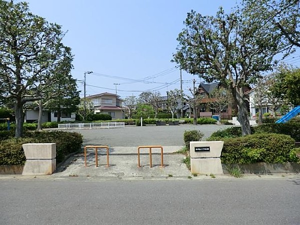 本郷台二丁目公園(本郷台二丁目公園まで600m)
