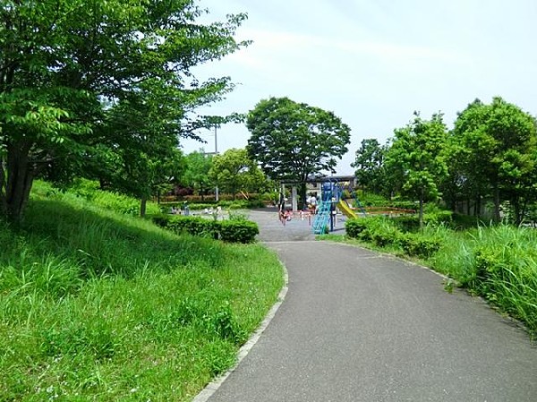 滝ケ谷公園(滝ケ谷公園まで300m)