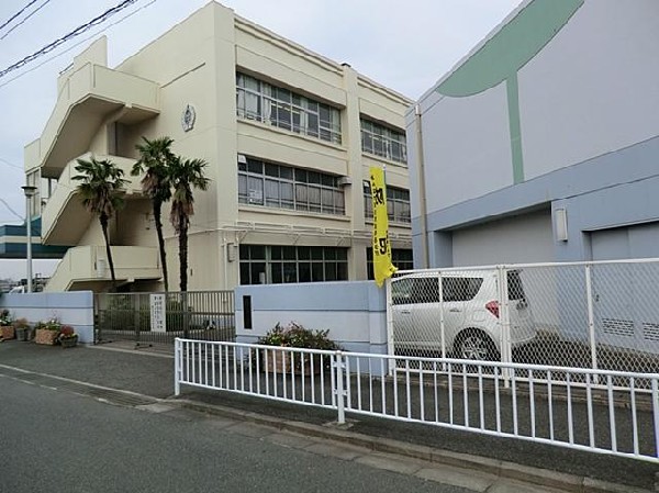 横浜市立中川中学校(横浜市立中川中学校まで600m)
