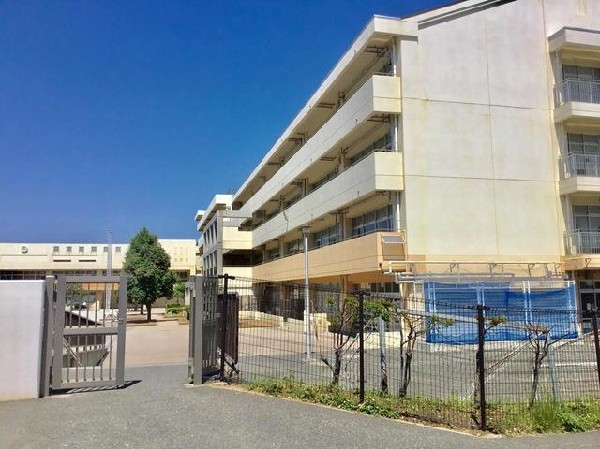 横浜市立十日市場中学校(横浜市立十日市場中学校まで600m)