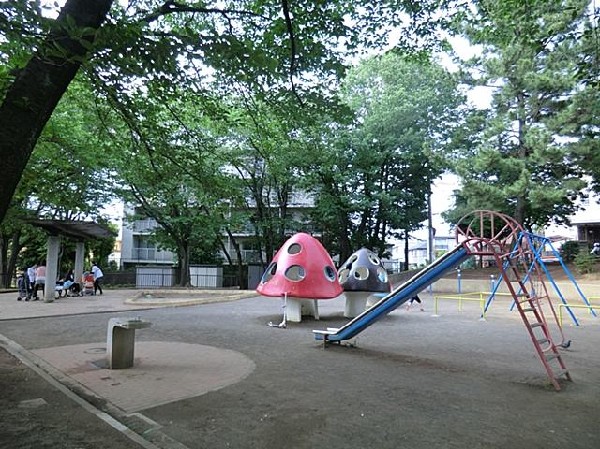 青葉台公園(青葉台公園まで700m)