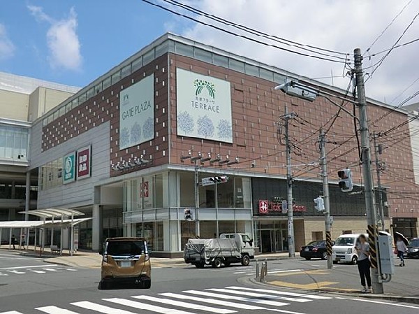 たまプラーザテラス(たまプラーザテラスまで1300m ショッピングセンターも近くにあり買物便利♪)