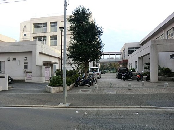 横浜市立仏向小学校(横浜市立仏向小学校まで1000m)
