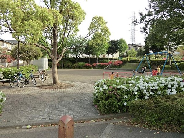 荏田東ねむのき公園(荏田東ねむのき公園まで250m)