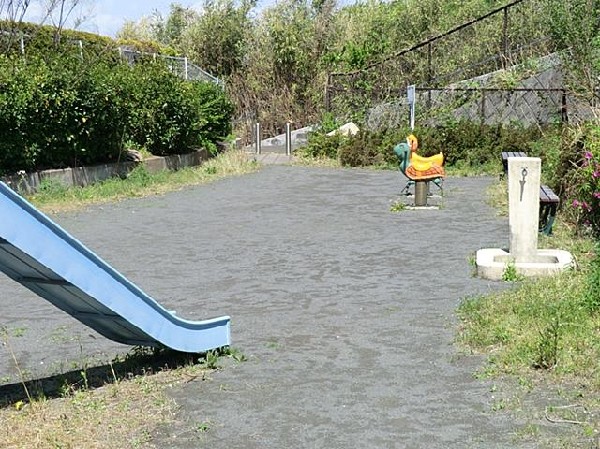 岸根山王山公園(岸根山王山公園まで700m 公園近くでお子様も安心して遊べます♪)