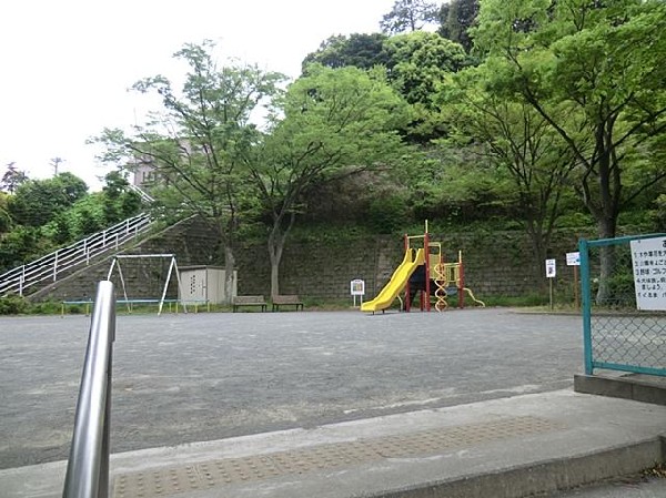 笹下奈良郷公園(笹下奈良郷公園まで70m 公園近くでお子様も安心して遊べます♪)