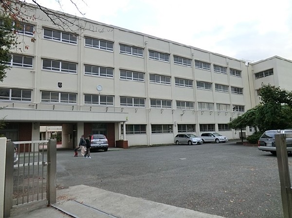 横浜市立港南台第一中学校(横浜市立港南台第一中学校まで550ｍ)