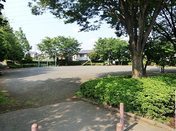 あざみ野南大六天公園(あざみ野南大六天公園まで180m)