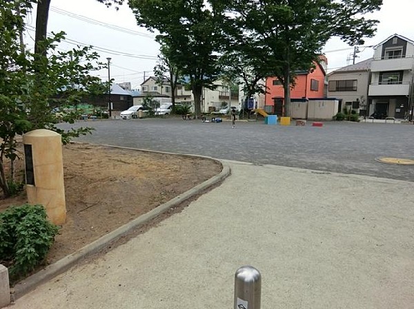 鶴巻橋公園(鶴巻橋公園まで400m)