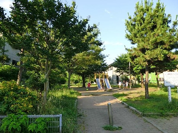 桜小路公園(桜小路公園まで350m)