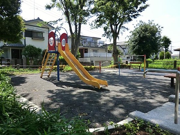 戸塚町南第三公園(戸塚町南第三公園まで600m)
