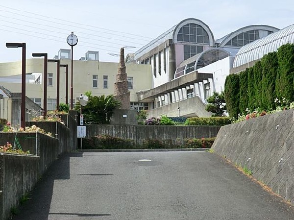 逗子市立沼間中学校(逗子市立沼間中学校まで1400m)