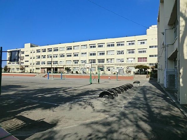 横浜市立下永谷小学校(横浜市立下永谷小学校まで650m)
